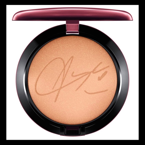 Mac Aaliyah Collection - Picture 2 of 8